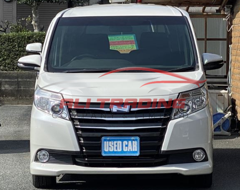 Toyota Noah Hybrid G 2015