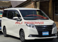Toyota Noah Hybrid G 2015
