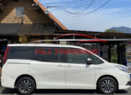 Toyota Noah Hybrid G 2015