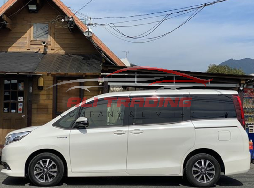 Toyota Noah Hybrid G 2015