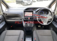 Toyota Noah Hybrid G 2015