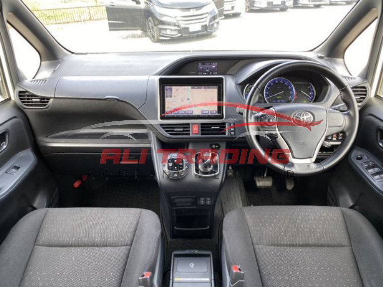 Toyota Noah Hybrid G 2015