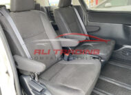Toyota Noah Hybrid G 2015