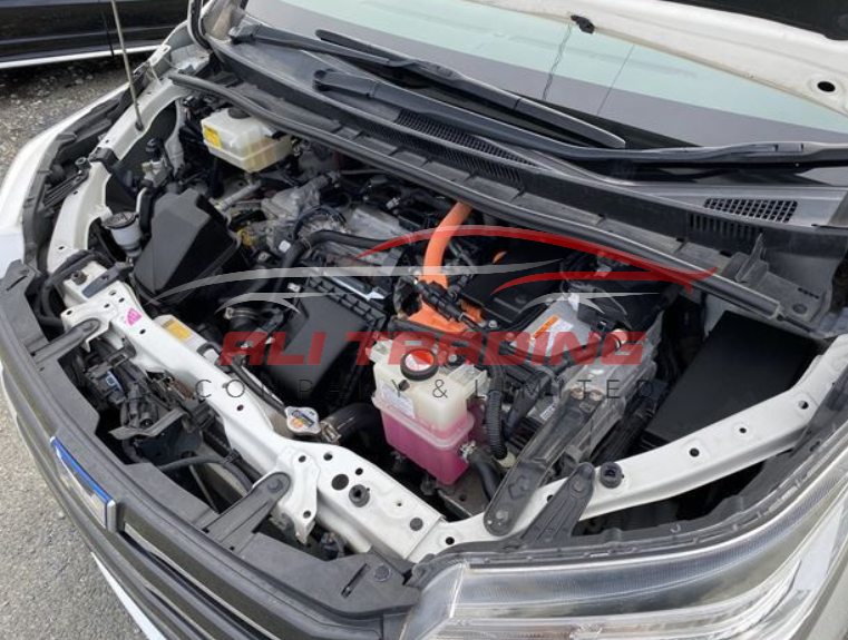 Toyota Noah Hybrid G 2015