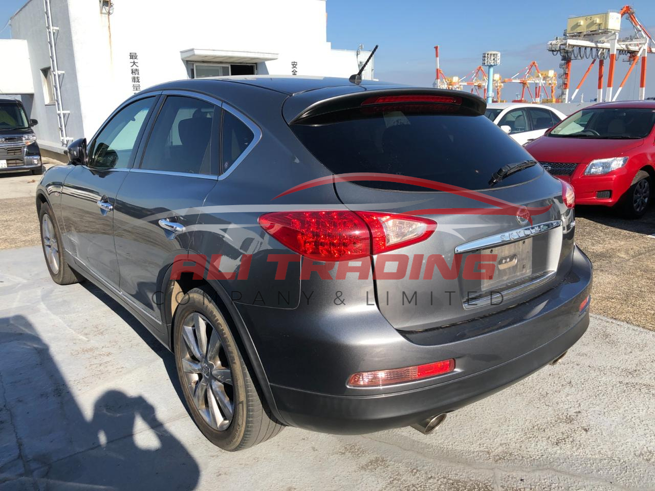 Nissan Skyline Crossover 370GT