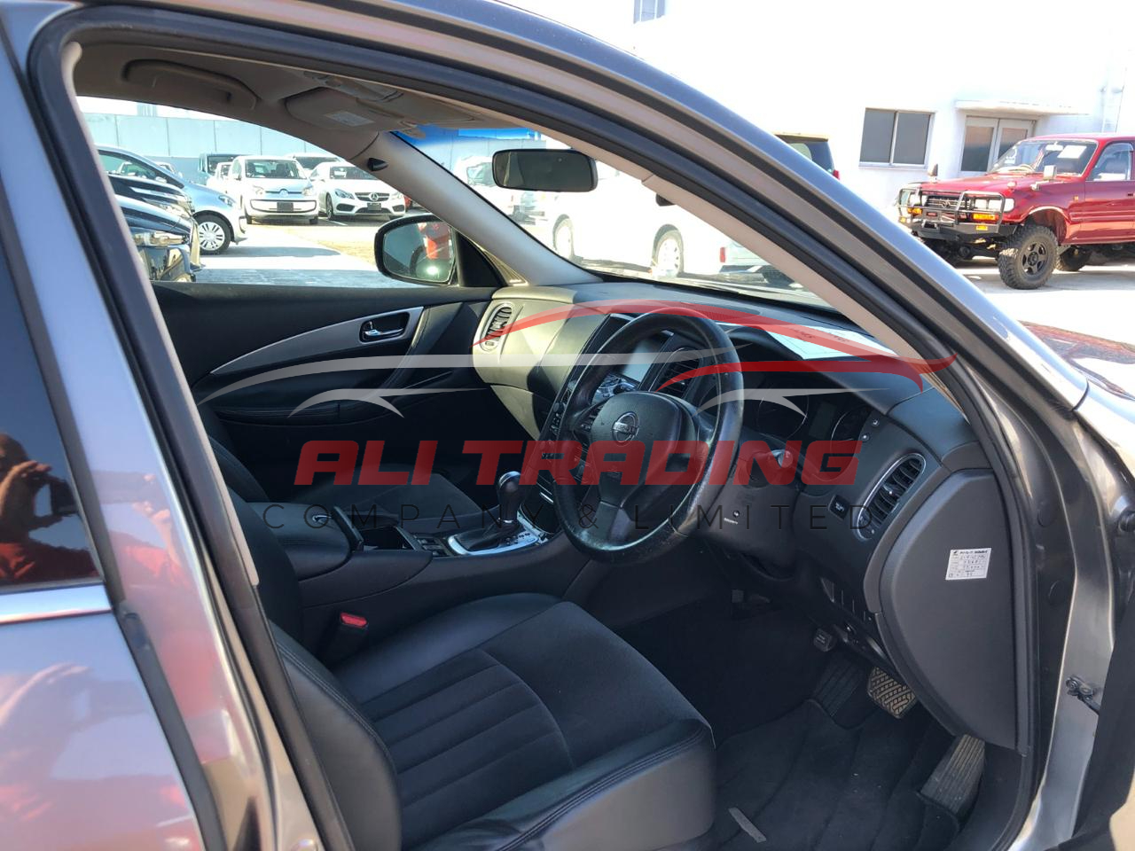 Nissan Skyline Crossover 370GT