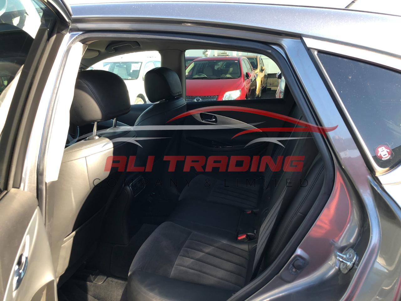 Nissan Skyline Crossover 370GT