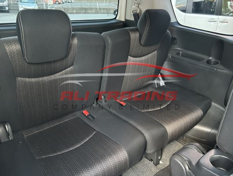 Nissan Serena Highway Star V