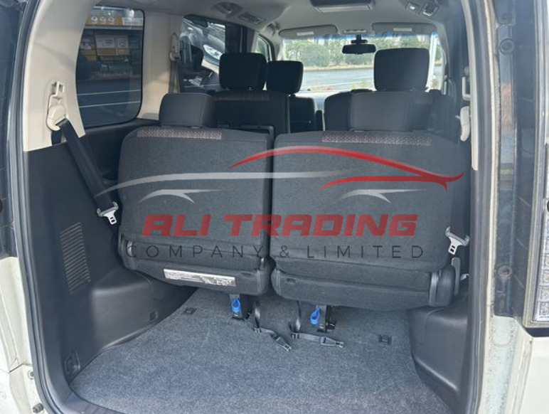 Nissan Serena Highway Star V