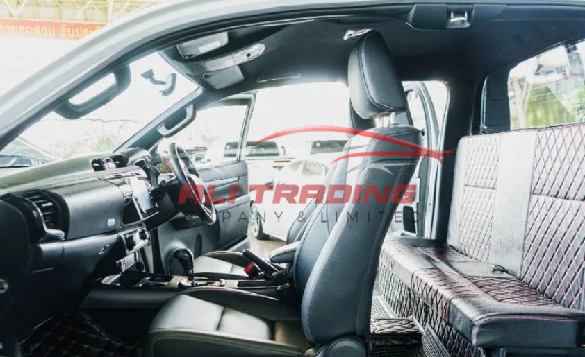 Toyota Hilux Revo 2.8 SmartCab Rocco