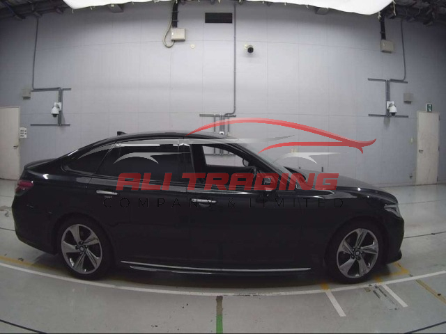 Toyota Crown Athletics RS Advance