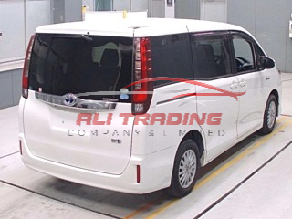 Toyota Noah Hybrid X Plus