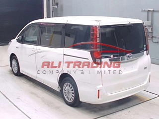 Toyota Noah Hybrid X Plus