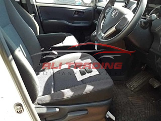 Toyota Noah Hybrid X Plus