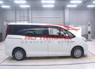 Toyota Noah Hybrid X Plus