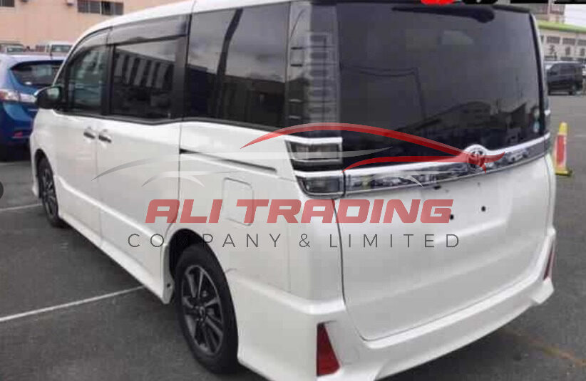 Toyota Voxy – ZS Sparkle