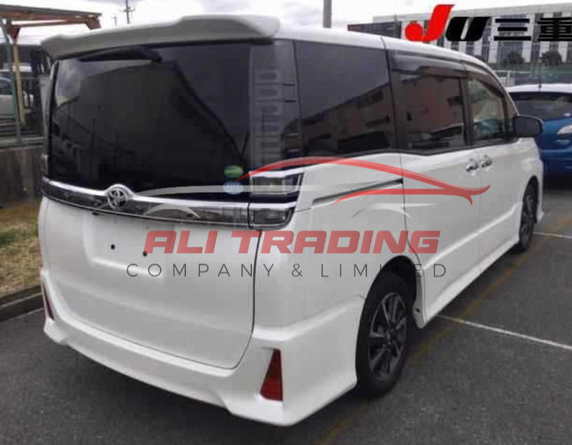 Toyota Voxy – ZS Sparkle