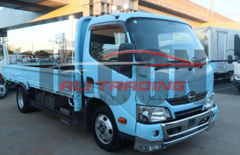 Hino Dutro – Small Truck