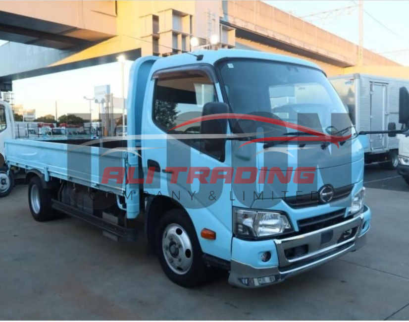 Hino Dutro – Small Truck