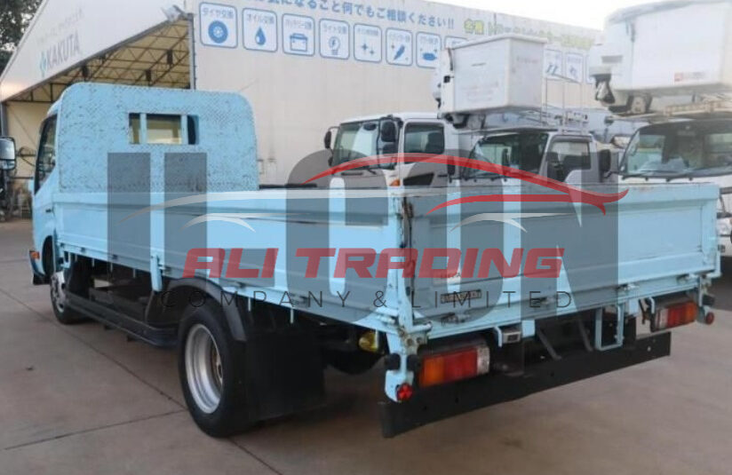 Hino Dutro – Small Truck