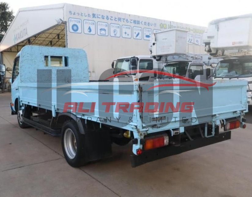 Hino Dutro – Small Truck