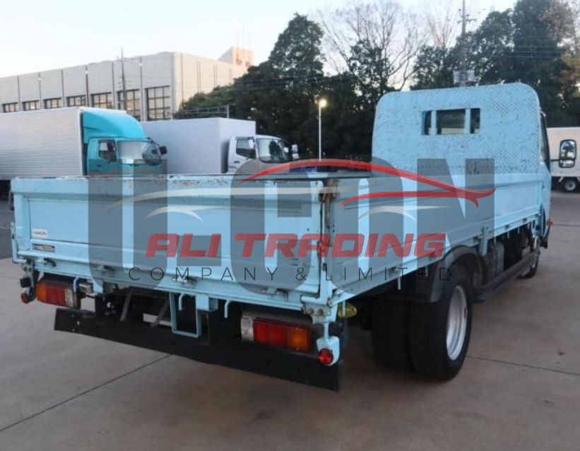 Hino Dutro – Small Truck