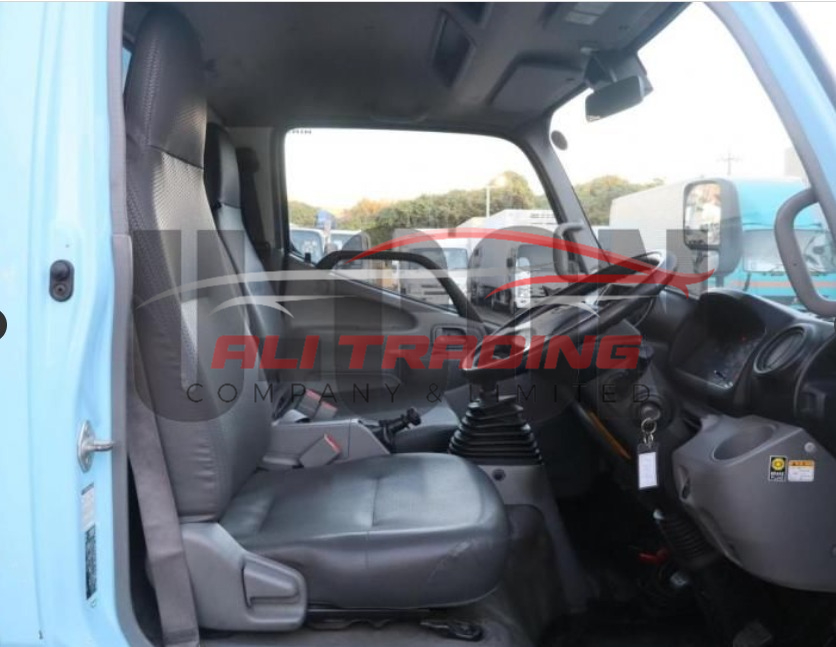 Hino Dutro – Small Truck