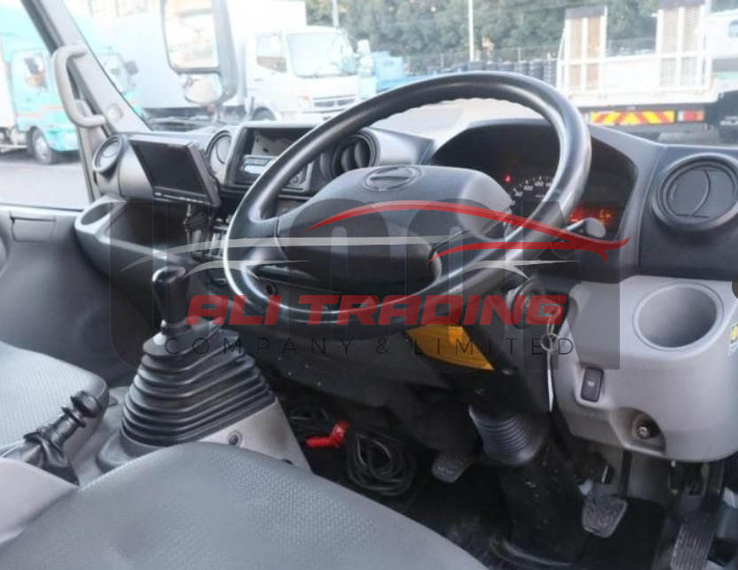 Hino Dutro – Small Truck