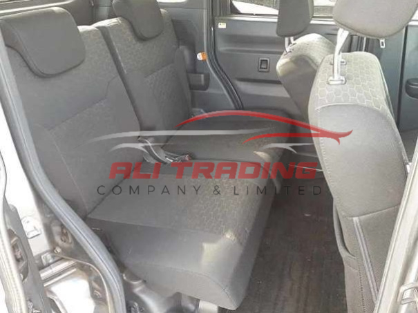 Toyota Pixis Mega G Turbo Leisure Edition SA3