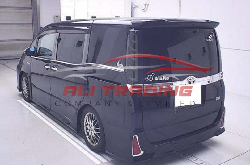 Toyota Voxy Hybrid ZS Kirameki II
