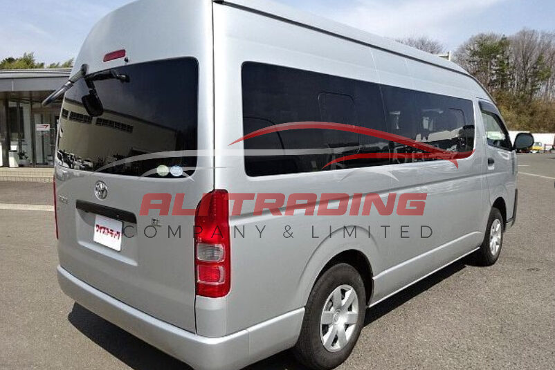 Toyota Hiace Commuter – 4WD
