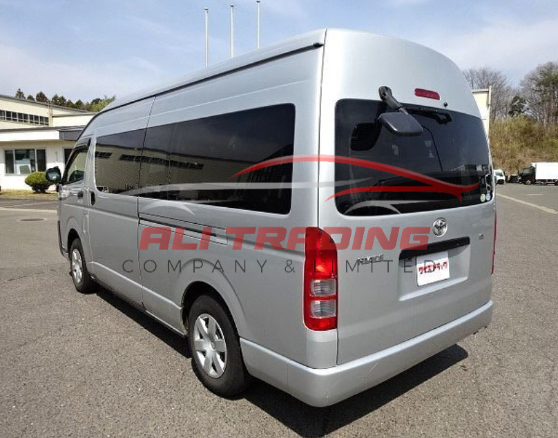 Toyota Hiace Commuter – 4WD
