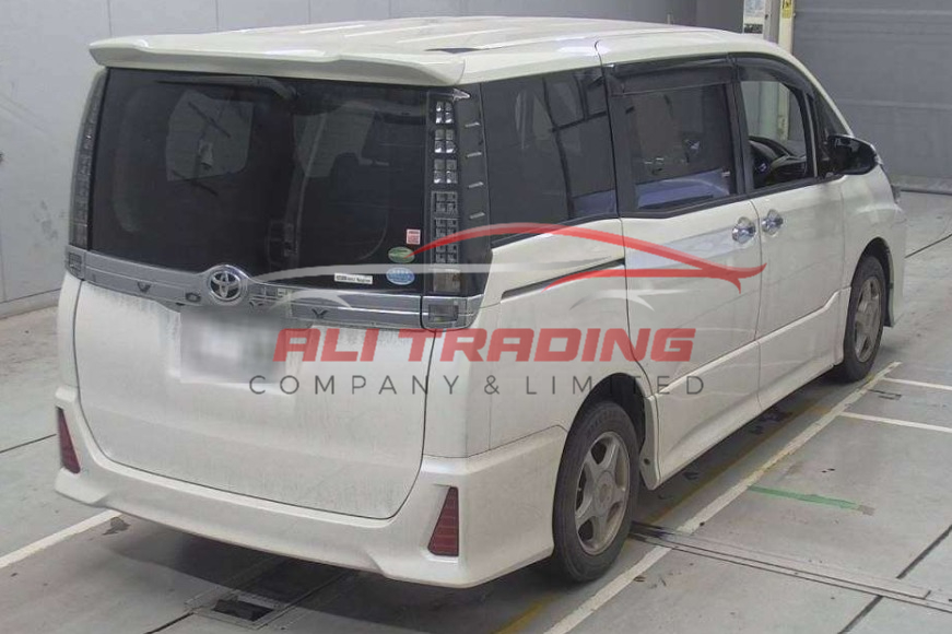 Toyota Voxy ZS Kirameki 2