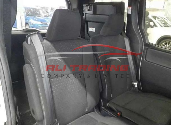 Toyota Noah G
