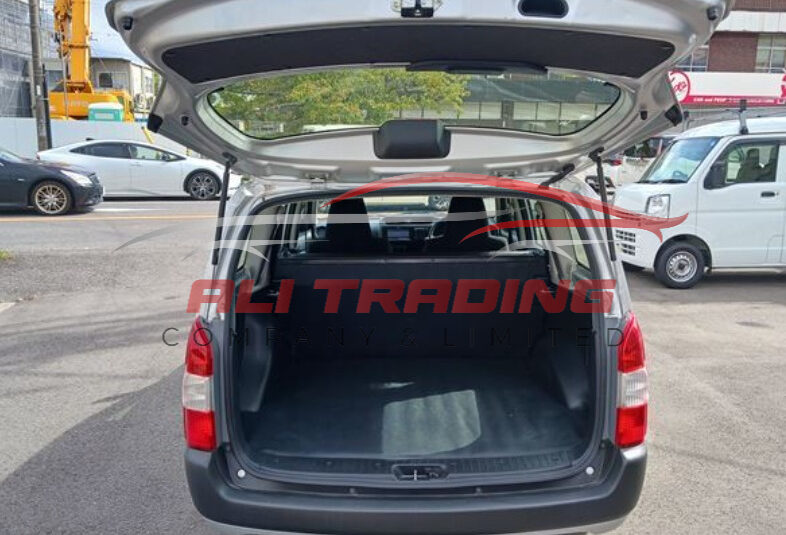 Toyota Probox Van – DX Comfort