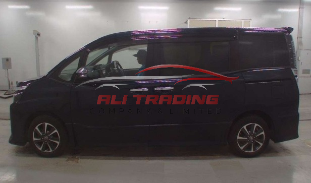Toyota Voxy ZS