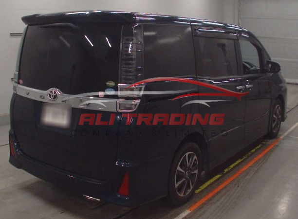 Toyota Voxy ZS