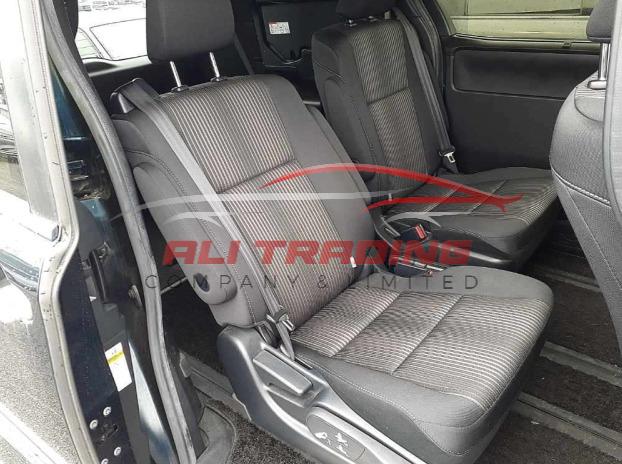 Toyota Voxy ZS
