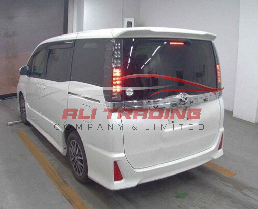 Toyota Voxy ZS