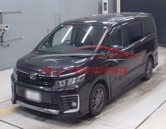 Toyota Voxy ZS
