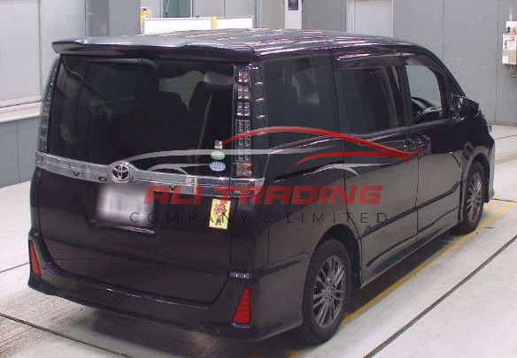 Toyota Voxy ZS