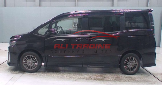 Toyota Voxy ZS