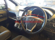 Toyota Voxy ZS