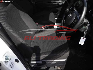 Toyota Vitz – F