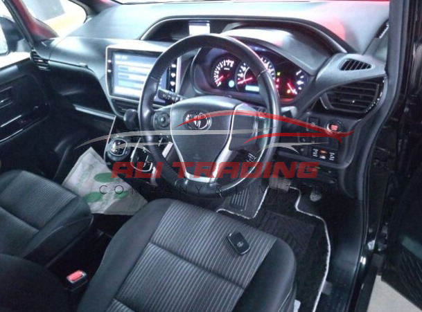 Toyota Voxy ZS