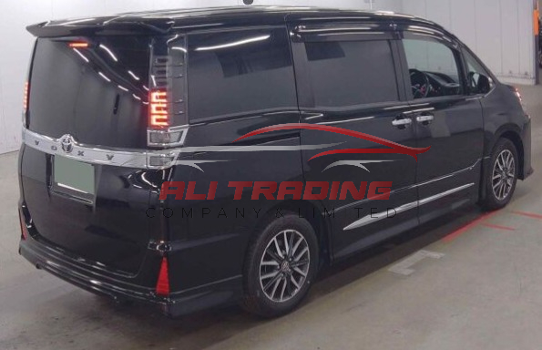 Toyota Voxy ZS