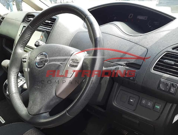 Nissan Serena H Star V Selection + Safety SHV