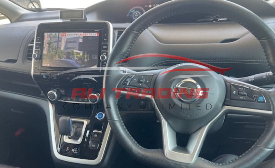 Nissan Serena e-Power Highway Star V