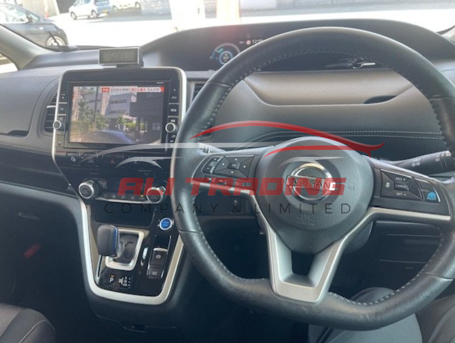 Nissan Serena e-Power Highway Star V