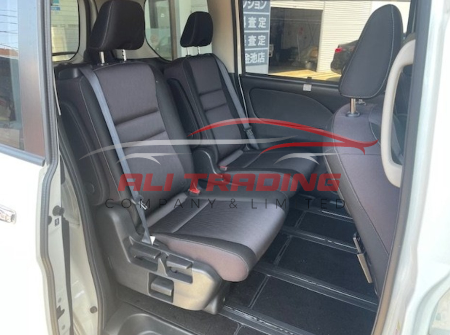 Nissan Serena e-Power Highway Star V